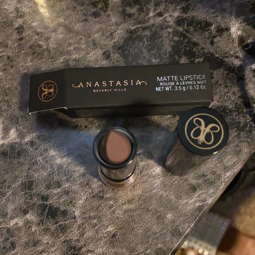 Anastasia Beverly Hills 💄 lipstick - resin